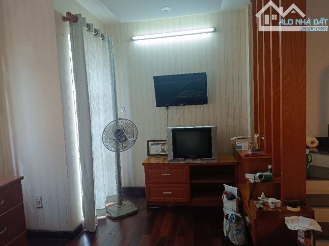 NHÀ 4 TẦNG 20M RA ĐƯỜNG XE TẢI – VIEW QUẬN 1 – SỔ VUÔNG NỞ HẬU NHỈNH 6ty - 4