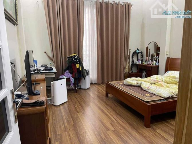 Bán nhà phân lô phố Hoàng Quốc Việt 54M, gara, ô tô đỗ tránh, lô góc, kinh doanh, mặt tiền - 4