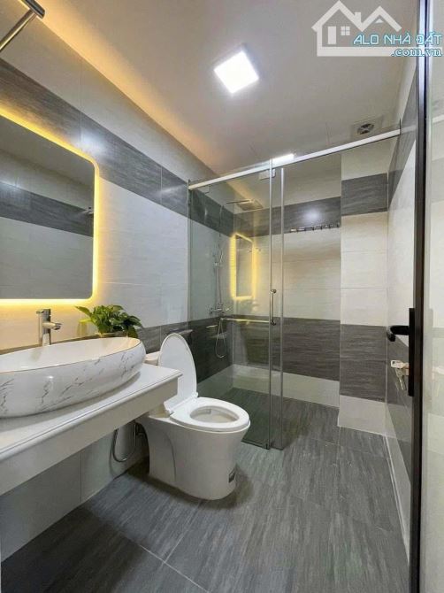Nhà Phố Nguyễn Chí Thanh 46m*4T, MT 3.7m, ô tô tránh, 2 thoáng, gần phố, sổ vuông 15.8tỷ - 4