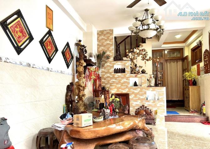 NGAY ĐH HỒNG BÀNG - LÔ GÓC KHÔNG LỘ GIỚI - 7 TẦNG - DÒNG TIỀN 54 TRIỆU/ TH - GIÁ TL - 4