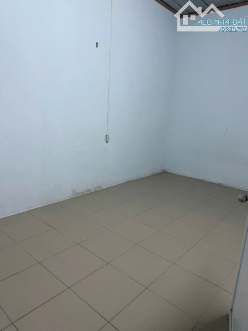 Bán nhà góc 2 MT, SR, TC, gần ngã tư Tân Phong, sau PCCC chỉ 2tỷ880 - 4
