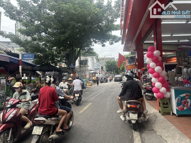 NHÀ MẶT PHỐ GIÁ RẺ BẤT NGỜ - Ô TÔ ĐỖ CỬA- SIÊU HIẾM- KHÁCH XEM LÀ CHỐT_NHÀ CẤP 4-32M-6,5 T - 4