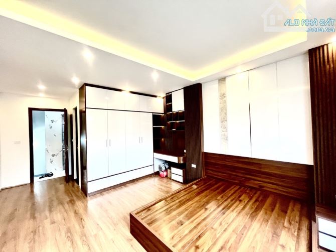 Nguyễn Lương Bằng- Đống Đa - nhà ngõ 35.6m2 - 6 tầng - ngang 3.6m - 10.65 tỷ - 4