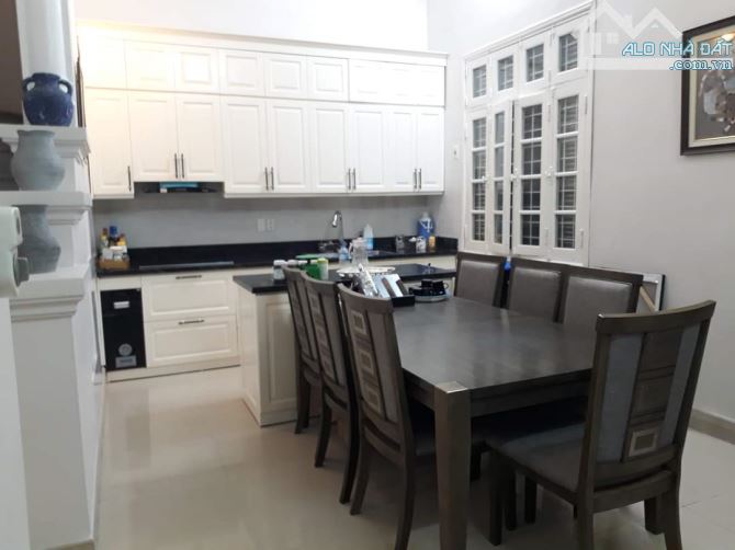 BIỆT THỰ kiểu Pháp Nguyễn Văn Cừ 131m² X4T GIÁ 20 TỶ - 4