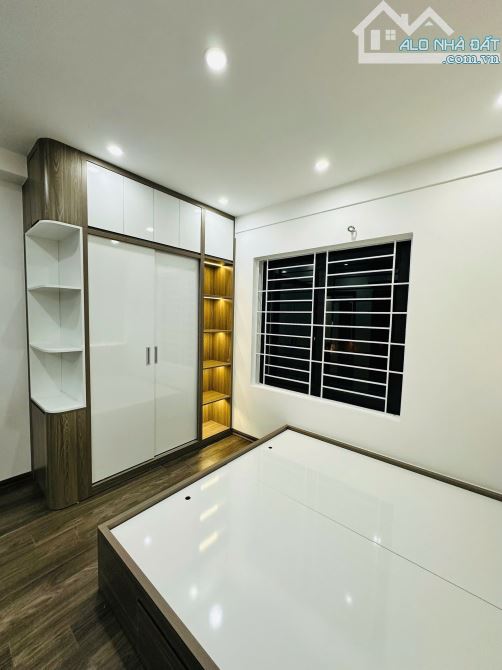 BÁN CĂN HỘ TÒA  Nơ 9B Bán đảo Linh Đàm, Hoàng Mai, 80m2, tk 3 ngủ 2vs, ban công view đẹp - 4