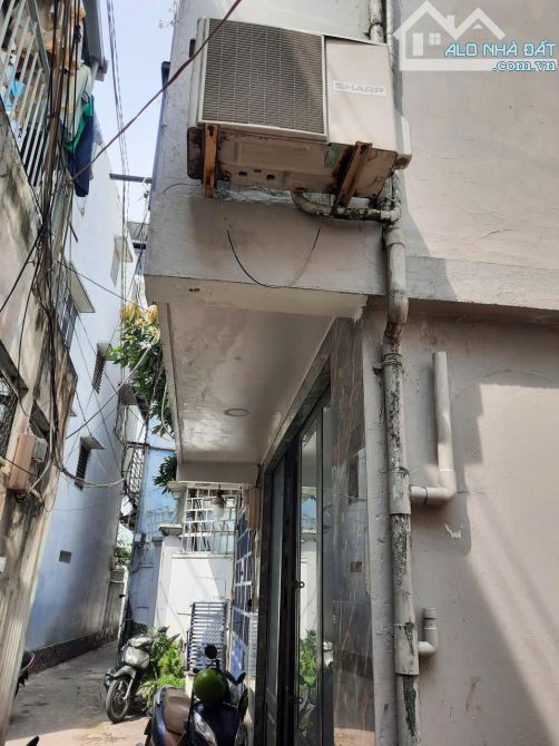 - CHỈ NHỈNH 3 TỶ, 3 TẦNG KIÊN CỐ - TT QUẬN 10 - NHÀ HẺM ĐƯỜNG TÔ HIẾN THÀNH - - 4