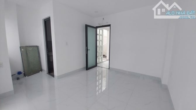 Cho thuê phòng Nhà phố  Đông Tăng Long, 5PN, bãi xe hơi, máy lạnh, chỉ 2,x tr/ tháng - 4