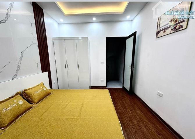 BÁN NHÀ MẶT NGÕ  VĂN HƯƠNG ĐÔNG ĐA 24M2;5 TẦNG;MẶT 3,5;3 PN;5,18 TỶ.NHÀ TRUNG TÂM QUẬN CHÍ - 4
