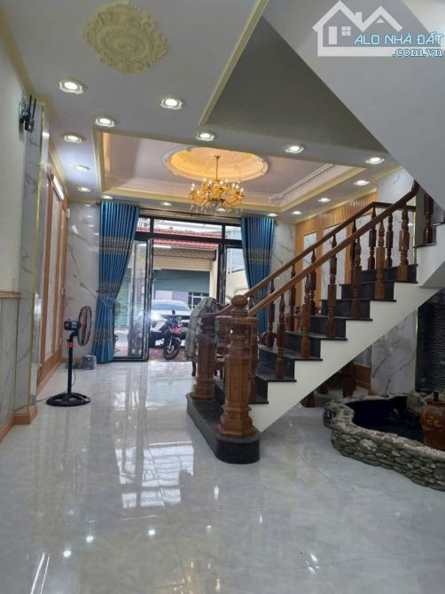 LÁI THIÊU NHÀ 3 TẦNG DT 100 M2 GIÁ 6,2 TỶ TL - 4