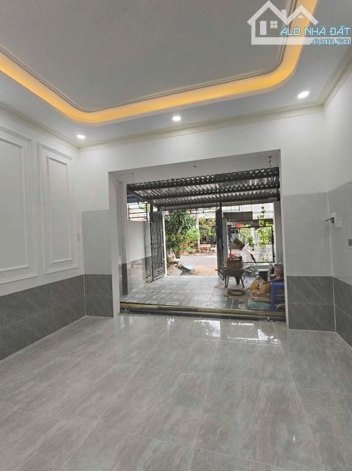 Nhà mới đẹp phường Long Châu trục chính dân cư đông - 4
