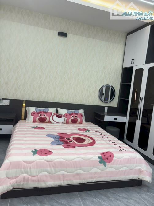 BÁN TRẦN THỊ NĂM Q12 - 5 TẦNG 56M2 ( 4M X 14M) - HẺM XE HƠI THÔNG - 6.65 TỶ. - 4