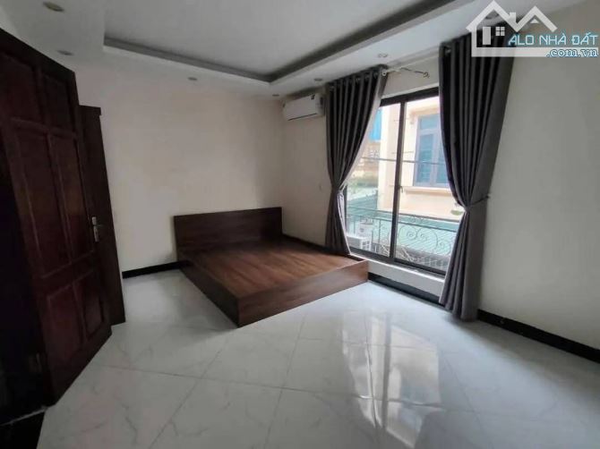 BÁN NHÀ DÂN XÂY  RẤT  TÂM HUYẾT.  73M²- 4 TẦNG- MT6 M- 12 TỶ - 4