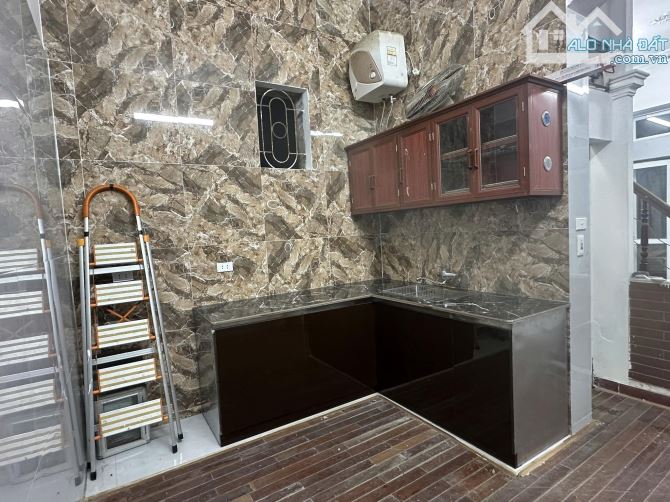 Cho thuê nhà riêng Khương Trung,  3 tầng *35m2 - 3 ngủ - giá 10 triệu - 4
