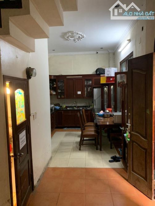 Bán nhà Hào Nam  gần ga tàu điện Cát Linh dân xây khung cột bê tông chắc chắn gần phố nhà - 4