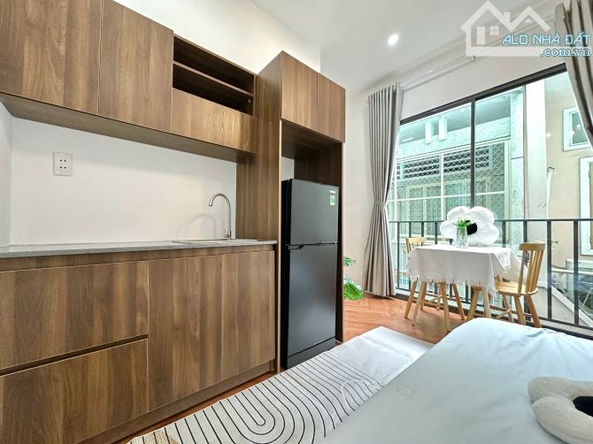 Căn hộ ngay trung tâm quận 1, cửa sổ đón nắng, gần UEH, đại học Hoa Sen, quận 3, quận 10 - 4