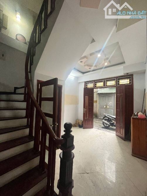 YÊN HOÀ 5 TẦNG 43 M2- 2 NHÀ RA PHỐ - DÂN XÂY ĐẸP CHẤT- HƠN 9 TỶ XÍU - 4
