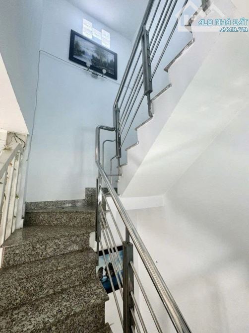 Bán nhà 3 tầng 32m2 - hẻm 1/ Liên Khu 7-13, Đường 13A - Bình Tân - Chỉ hơn 3 tỷ - 4