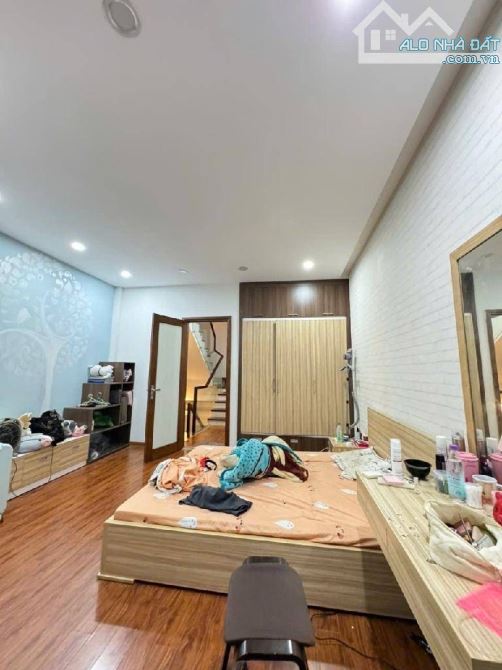 Khu  VIP Lai Xá , khu dân trí cao, 67,5m2, 5 Tầng , đường container , vỉa hè to. 15,8 tỷ - 5