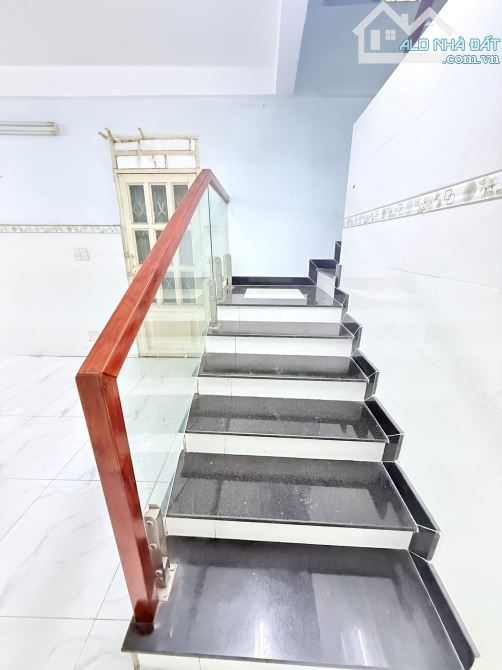 BÁN NHÀ MẶT TIỀN ĐƯỜNG LÊ THỊ BẠCH CÁT, P.13, QUẬN 11 -  9.2 TỶ - 4