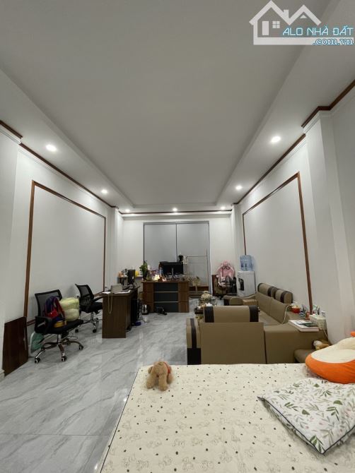 CẦU GIẤY Ô TÔ THANG MÁY 7 TẦNG 50m MT4.1m GIA 19 Ty - 5