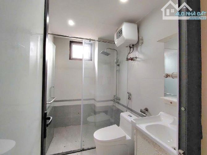 Bán nhà Hoàng Cầu 61m², 5T, MT 4.2m, ôtô đỗ, gần hồ – 24.6 tỷ - 5