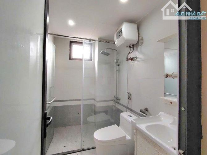 Bán nhà bát khối Cổ Linh 43 m 5 tầng 6 ngủ full nội thất ngõ thông kinh doanh - 5