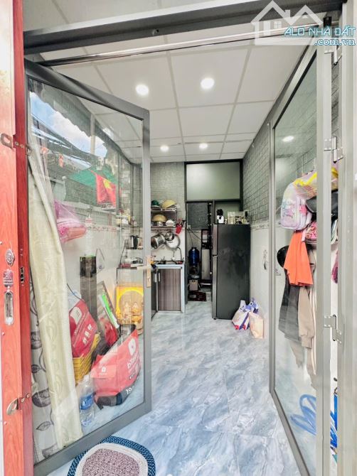 BÁN NHÀ NHỎ Q4 SIÊU MỎNG 2 TẤM GIÁ 1TỈ5 Xx DT 10m2 HẺM TRƯỚC NHÀ 6M SỔ RIÊNG GIÁP Q1 HIẾM - 5