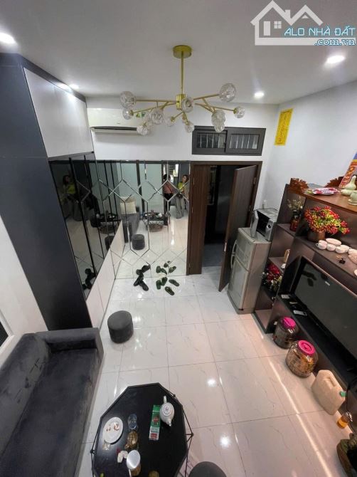 BÁN GẤP TẬP THỂ THỌ LÃO - HAI BÀ TRƯNG - 50 M2-2 NGỦ - 2,4 TỶ - 5