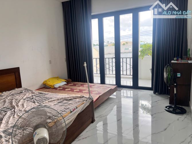 🏠 NHÀ MẶT TIỀN 4 TẦNG NGUYỄN HỮU CẢNH – TRUNG TÂM TP HUẾ -  GIÁ CHỈ 6,2x Tỷ ( TL ) - 5