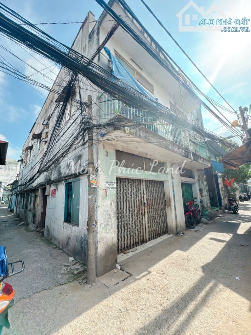 BÁN GẤP NHÀ CŨ LÔ GÓC - SÁT MT NGUYỄN VĂN LINH - 98m2 - NGANG 6.5m - SHR - 5
