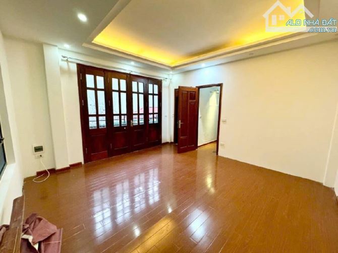 VƯƠNG THỪA VŨ-PHÂN LÔ QUÂN ĐỘI - LÔ GÓC - 5 TẦNG - Ô TÔ TRÁNH - NGÕ THÔNG - KINH DOANH - 5