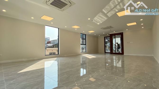CHO THUÊ NHÀ NGUYÊN CĂN TẠI TRUNG KÍNH LỚN. DT: 80 M* 4 TẦNG , MT :5M ,GIÁ: 25 TRIỆU - 5