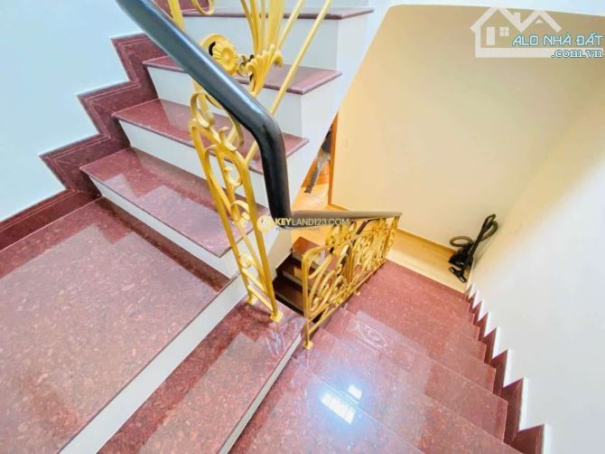 nhà phố 2 mặt tiền trung tâm TP Đà Lạt ngang 11 m Giá : 13,5 tỷ - 5