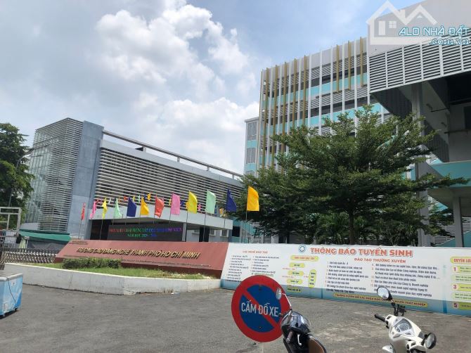 BÁN NHÀ LINH TRUNG HẺM XE HƠI THÔNG -109M2 GIÁ CHỈ HƠN 6TỶ XÍU - 5