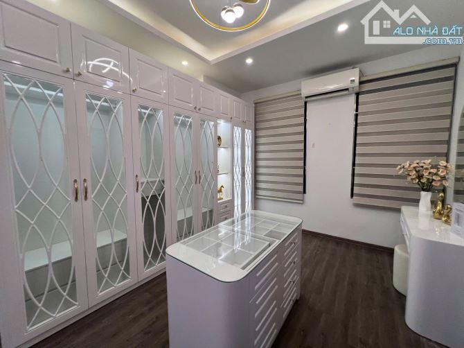 NGON! NHÀ PHÂN LÔ VIP - NHÂN HÒA, THANH XUÂN - GARA Ô TÔ - SỔ ĐỎ CHÍNH CHỦ - DT 40m2 * 6T - 5