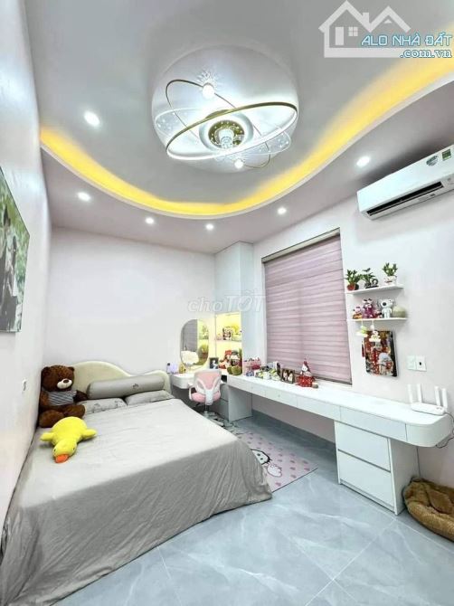 Bán Gấp! Thái Hà, Gần phố, ô tô cách 30m, full nội thất, 43m2*5T - 5