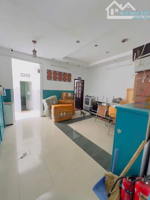 BÁN NHÀ 4 TẦNG, MT ĐƯỜNG HOÀNG VĂN THỤ, 129,7M2 NGANG 5,6M, GIÁ 16,5 TỶ. CN20.8 - 5