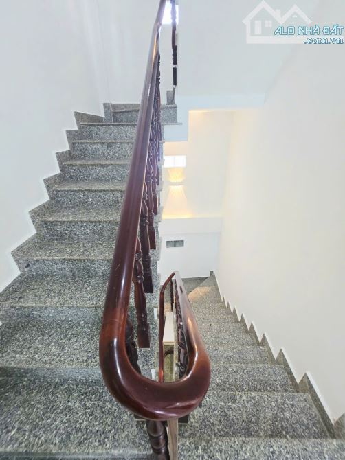 Nhà đẹp giá tốt, 3 Tầng, ngang 5.7m, hẻm ô tô tránh nhau - 5