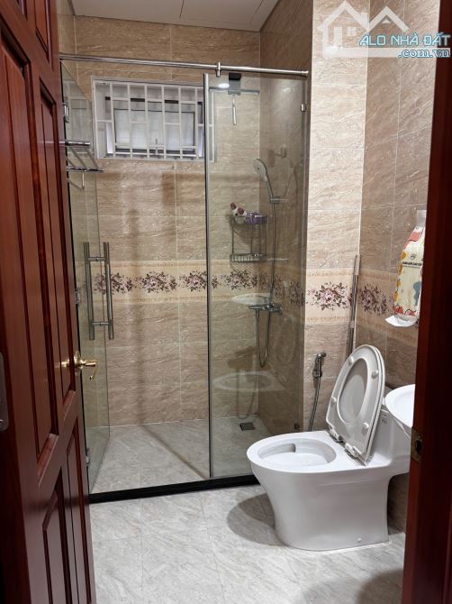 BÁN NHÀ MẶT TIỀN KHU NHÀ Ở CHÁNH HƯNG P5 QUẬN 8. CÁCH ĐƯỜNG CHÍNH PHẠM HÙNG CHỈ 80M - 6