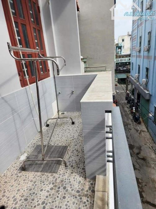 Bán nhà hẻm 373 Lý Thường Kiệt - 4 x 16 x 3 tầng , 4 PN , khu sầm uất giáp Q10 - 6