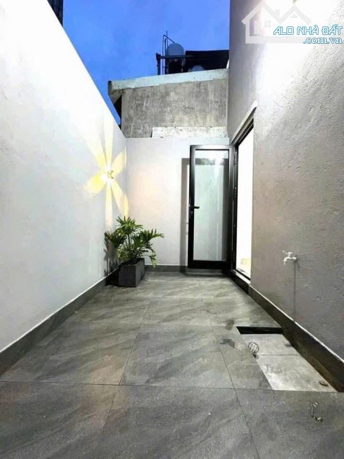 Bán nhà 1 trệt 1 lầu cách ngã tư bến cá chỉ 1p di chuyển giá 1ty970 bao sổ thuế phí 🔥 - 6