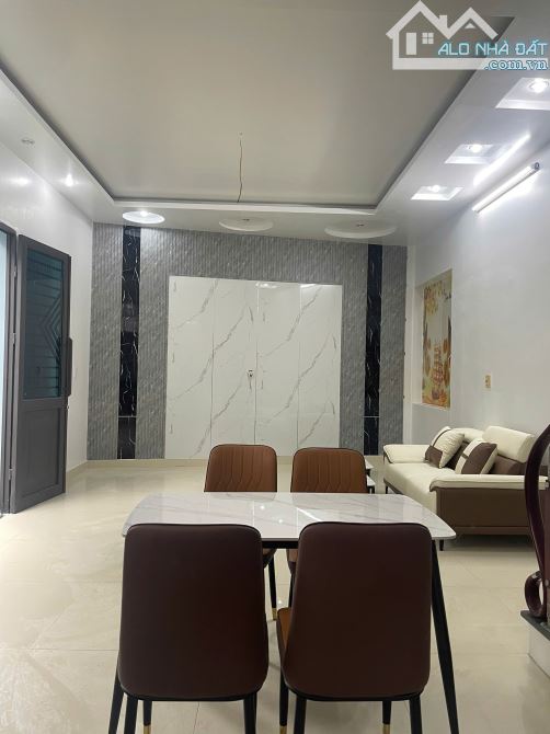Spc ✅ Chào b.án căn nhà mặt ngõ Trung Hành  👉Diện tích: 41.2m nhà 3.5 tầng Cấu trúc: Phòn - 6