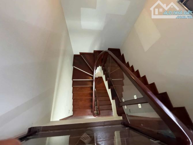 GẤP, BÁN NHÀ 111 Nguyễn Văn Cừ, Long Biên, 60m2, 5 Tầng, Gara ô tô, Phân Lô, Nhỉnh 14 tỷ - 6