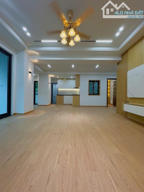 CĂN GÓC 2 MẶT THOÁNG – FULL NỘI THẤT – TÒA HIẾM NGƯỜI BÁN - DT 108M -GIÁ 6.98 TỶ - CHUNG C - 6