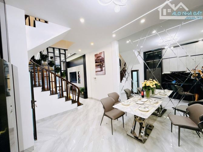 Nhà đẹp tặng nội thất - Ô TÔ - Phố Phương Mai 45m 4 tầng 10.8 tỷ - 6