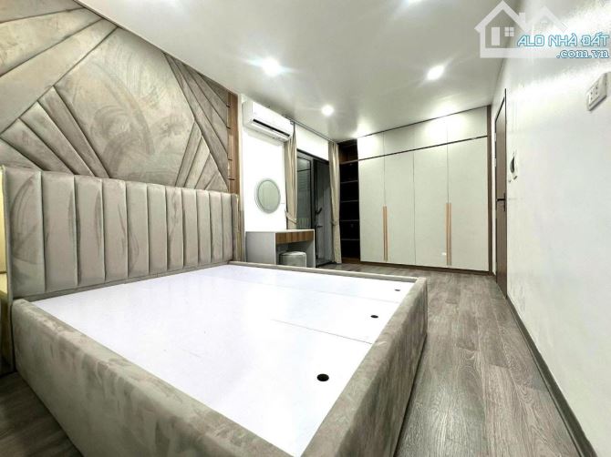 BÁN HÀO - LÔ GÓC 2 MẶT TIỀN – NHÀ ĐẸP ĐỐNG ĐA 28m², 5 TẦNG, NỘI THẤT XỊN – GIÁ 5.8 TỶ - 6