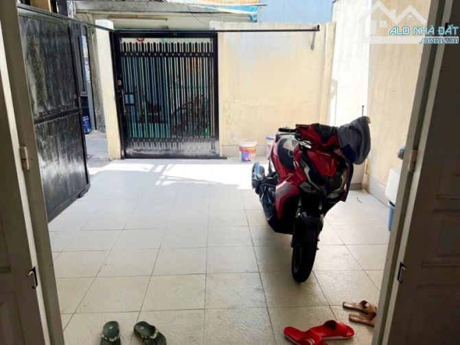 Bán Nhà Giá Rẻ 88m2 , 2 tầng 4PN .Hẻm 28 Lương Văn Can Quận 8 Chỉ 4,4 tỷ - 6