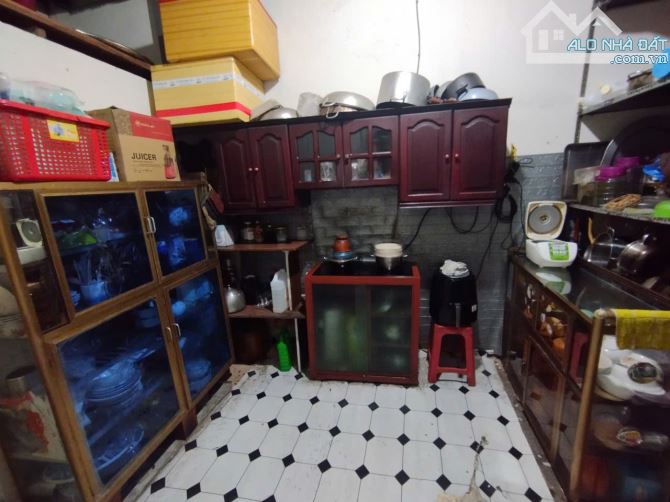 cho thuê nguyên căn nhà mặt tiền đường Cách Mạng Tháng Tám - 6