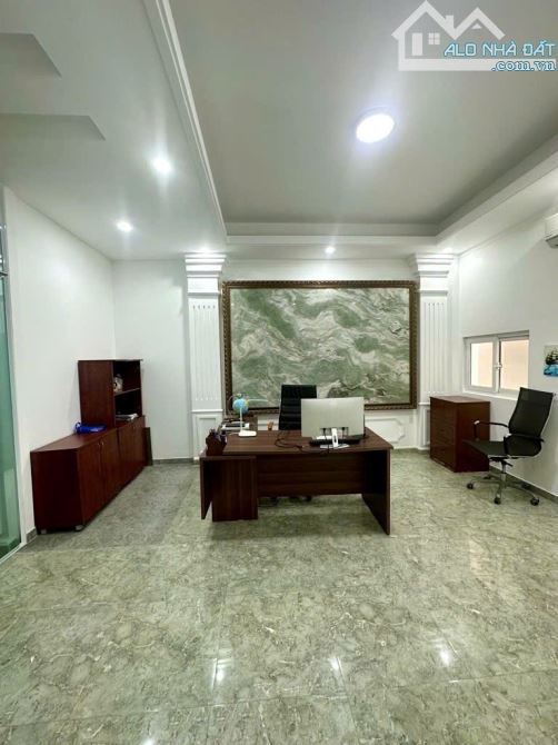 Hẻm Xe Tải, Gần MT Phan Văn Trị, 82m², 5x 17m, có hầm  5 tầng - 17, 3 Tỷ - 6