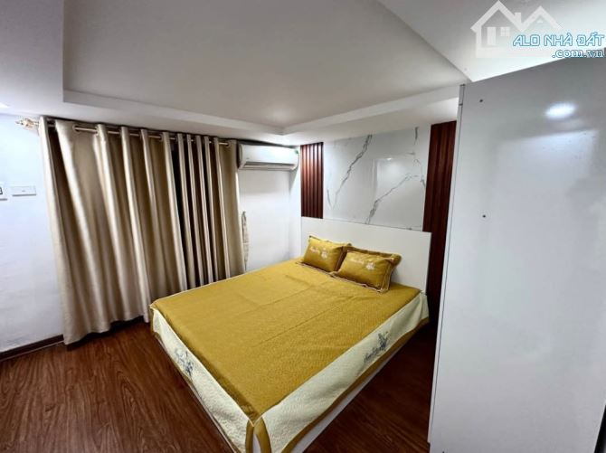 BÁN NHÀ MẶT NGÕ  VĂN HƯƠNG ĐÔNG ĐA 24M2;5 TẦNG;MẶT 3,5;3 PN;5,18 TỶ.NHÀ TRUNG TÂM QUẬN CHÍ - 6